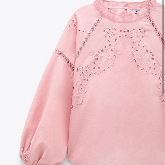 ZARA Gorgeous & Delicately Embroidered Eyelet Blouse that is beautiful🔥🔥🔥 - Picture 6 of 7